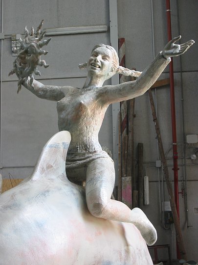 Una delle sette statue